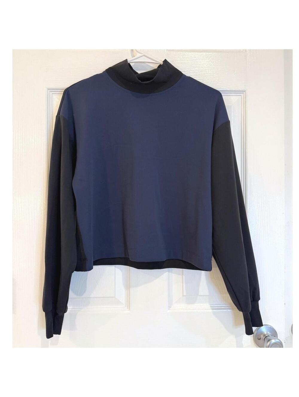 :) Athleta XS Mock Neck Pullover Navy Blue Black Long Sleeve Athletic Top [COPY]